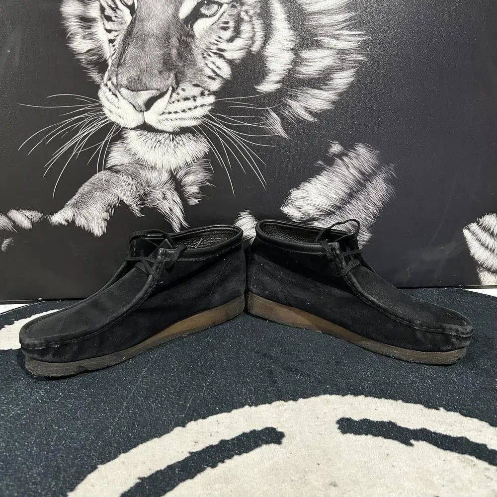Clarks Wallabee 35409 Chukka Boot Men's 10 Black Suede Leather Lace-Up Ankle